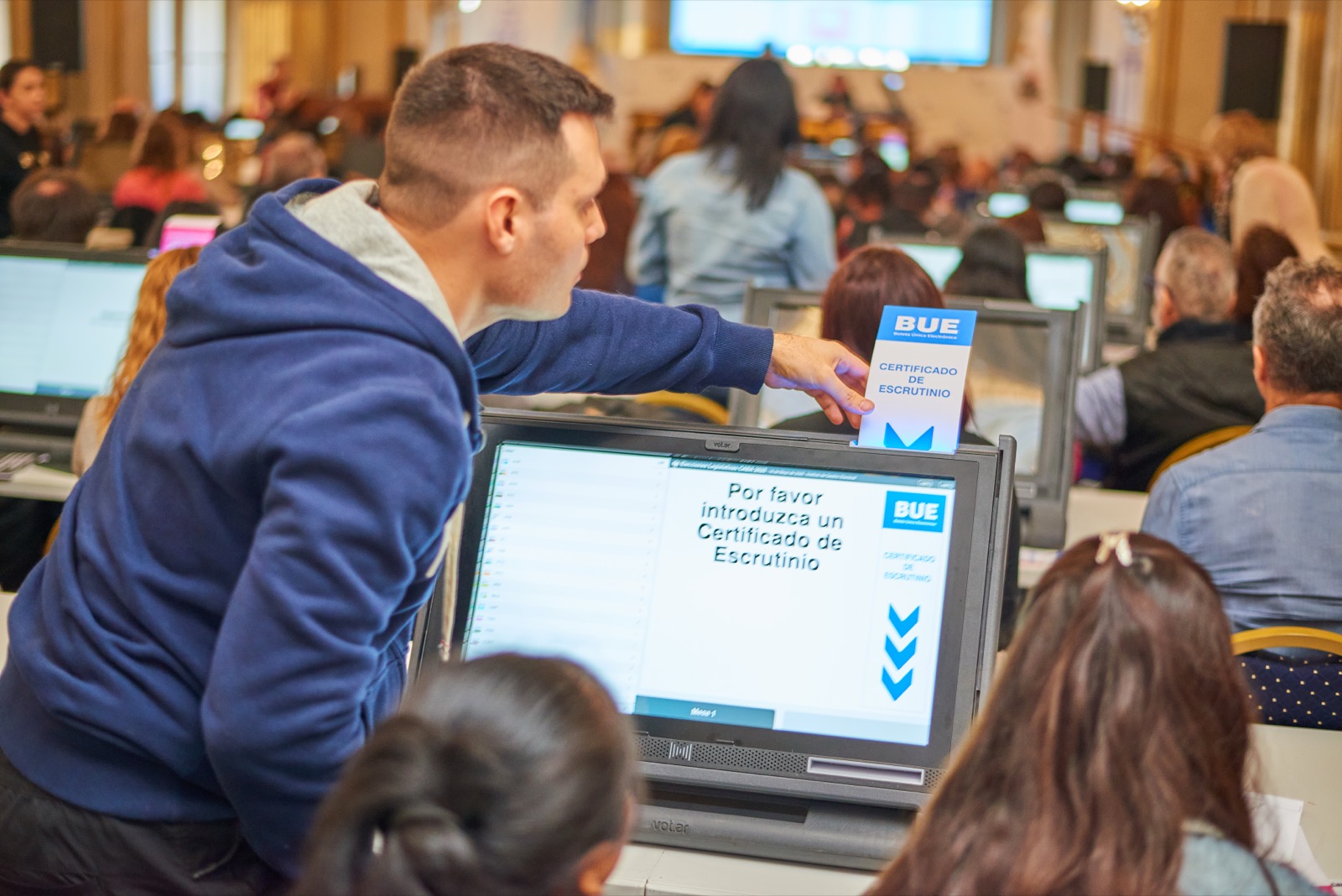 Escrutinio electrónico: del conteo manual a los resultados en minutos